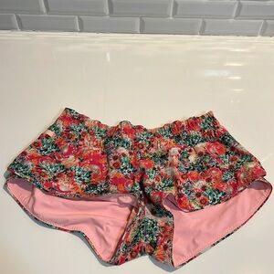 Women’s Floral Lululemon Shorts - Size 27